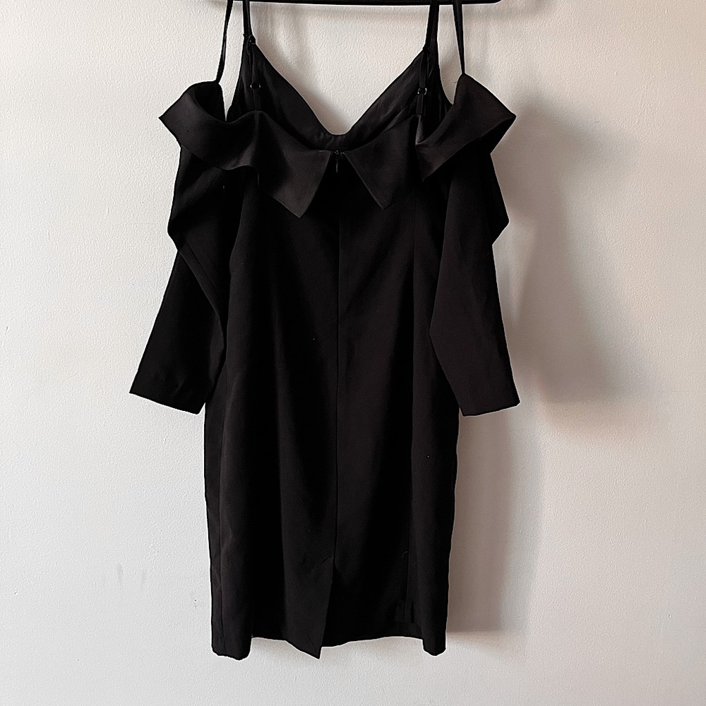 Jasmine & Juliana black dress sz M, off-shoulder sleeves